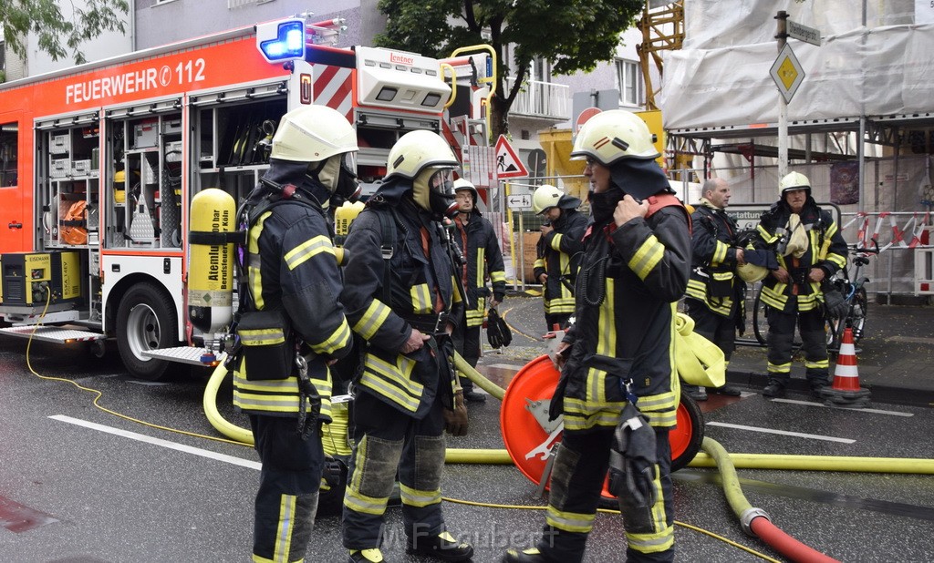 Feuer 2 Koeln Nippes Neusserstr P045.JPG - Miklos Laubert